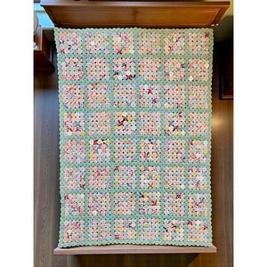 Vintage Handmade Quilt Yo Yo Puff 82x60 in Garden Green Multicolor